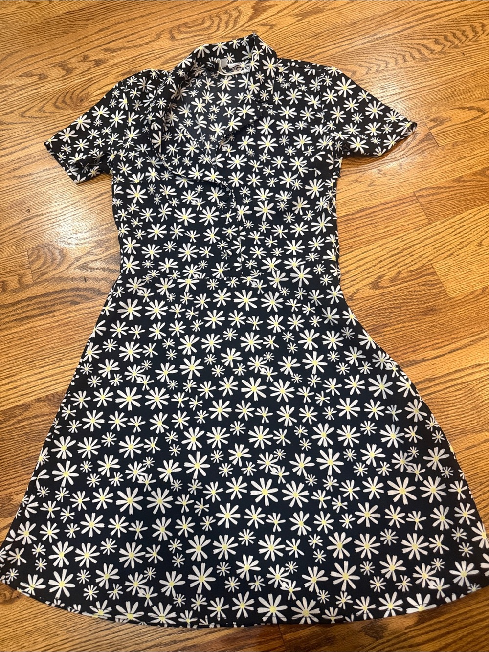 H&M Navy and White Daisy Print Midi Dress